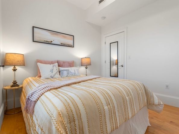 714 E 4th St 3, Boston MA 02127