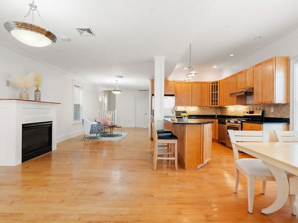 714 E 4th St 3, Boston MA 02127