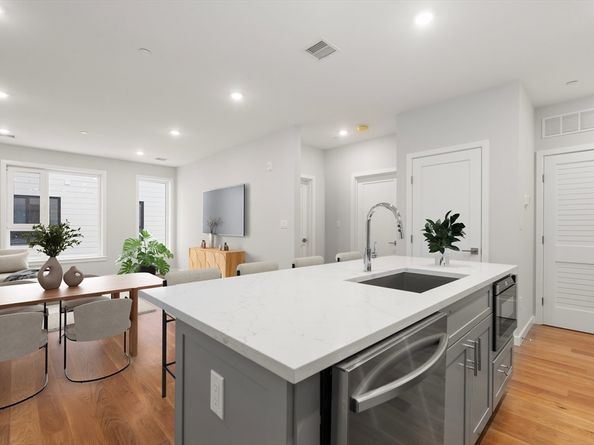 267 Old Colony 511, Boston MA 02127