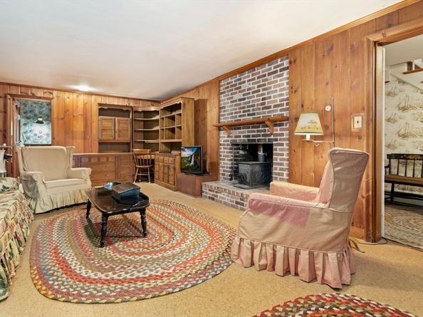 33 Wing Road, Lynnfield MA 01940