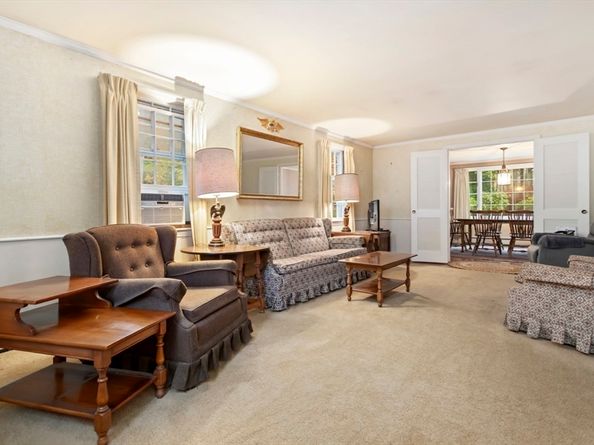 33 Wing Road, Lynnfield MA 01940