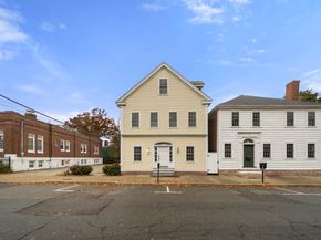 28 Middle Street 2, Plymouth MA 02360