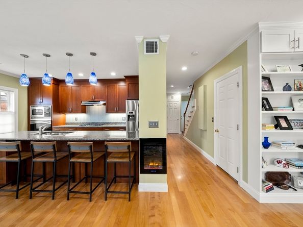 28 Middle Street 2, Plymouth MA 02360