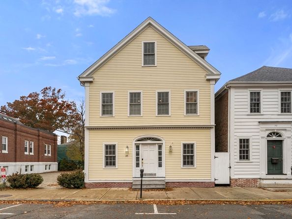 28 Middle Street 2, Plymouth MA 02360