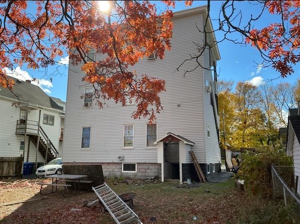 6 Longwood Ave, Leominster MA 01453