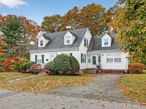 39 Harwich Rd, Brockton MA 02301