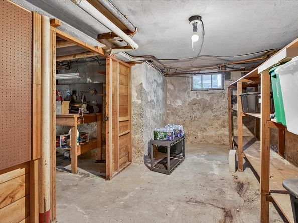 39 Harwich Rd, Brockton MA 02301