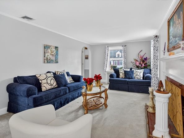 39 Harwich Rd, Brockton MA 02301