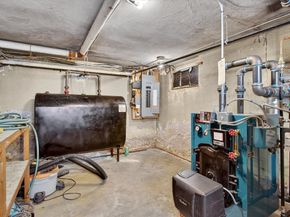 39 Harwich Rd, Brockton MA 02301