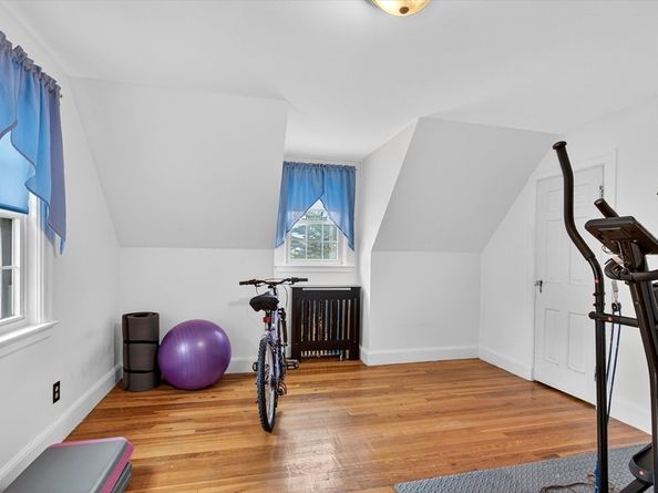 39 Harwich Rd, Brockton MA 02301