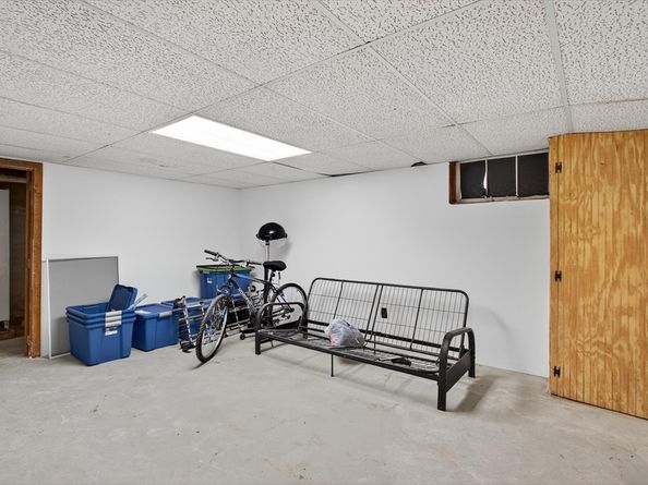 39 Harwich Rd, Brockton MA 02301