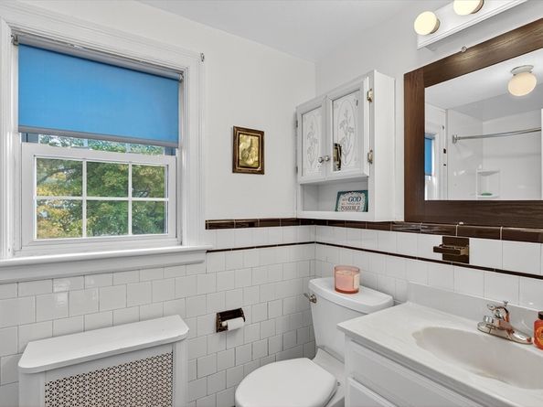 39 Harwich Rd, Brockton MA 02301