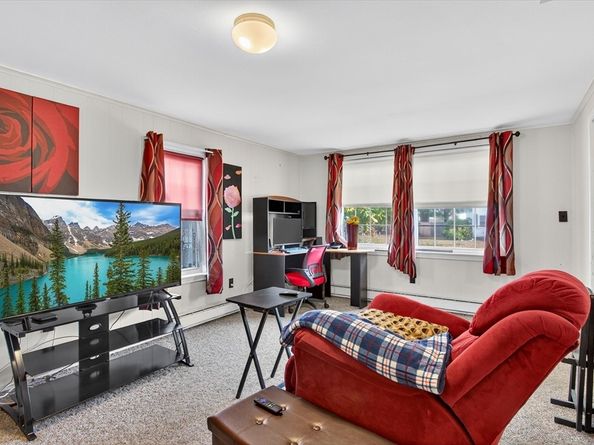 39 Harwich Rd, Brockton MA 02301