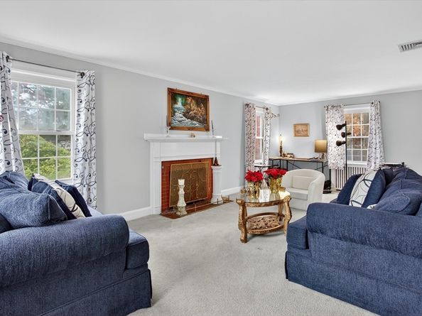 39 Harwich Rd, Brockton MA 02301