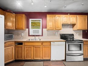 2 Sunset Ln, Spencer MA 01562
