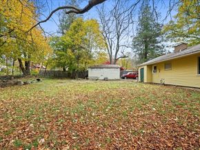 2 Sunset Ln, Spencer MA 01562