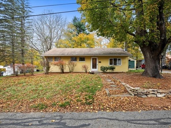 2 Sunset Ln, Spencer MA 01562