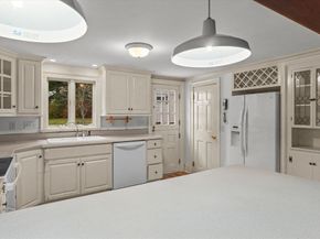 285 Main St, Groveland MA 01834