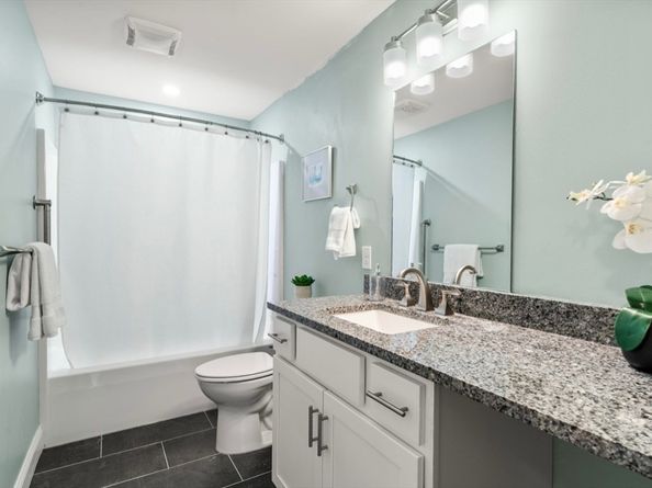 1214 Vfw Pkwy 30, Boston MA 02132