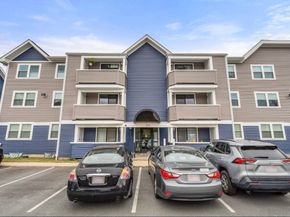 1214 Vfw Pkwy 30, Boston MA 02132