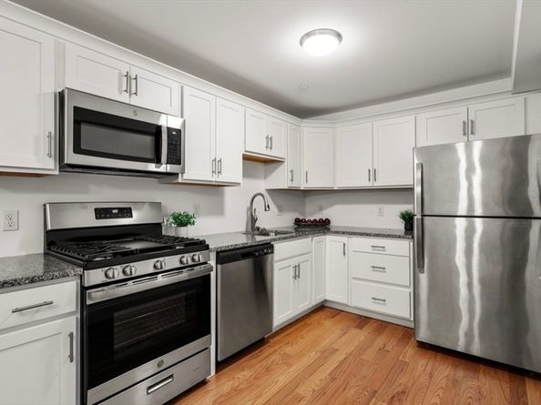 1214 Vfw Pkwy 30, Boston MA 02132