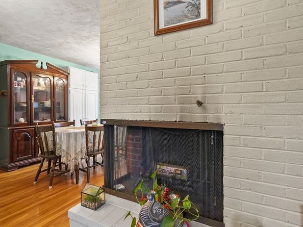 35 Snake Brook Road, Wayland MA 01778