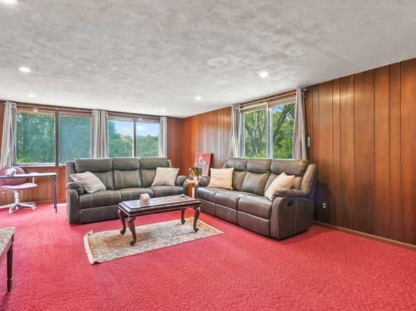 35 Snake Brook Road, Wayland MA 01778