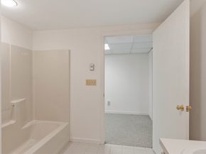 4004 Brompton Circle 4004, Worcester MA 01609