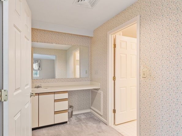 4004 Brompton Circle 4004, Worcester MA 01609