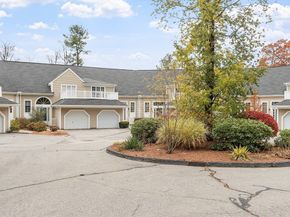 4004 Brompton Circle 4004, Worcester MA 01609