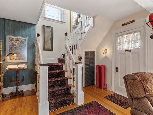 27 Haynes Ct, Leominster MA 01453