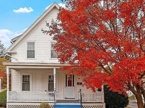 27 Haynes Ct, Leominster MA 01453