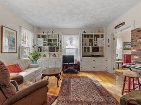 27 Haynes Ct, Leominster MA 01453