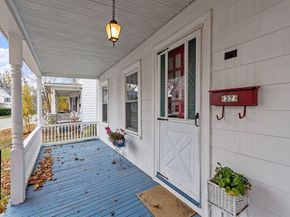 27 Haynes Ct, Leominster MA 01453