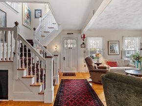 27 Haynes Ct, Leominster MA 01453