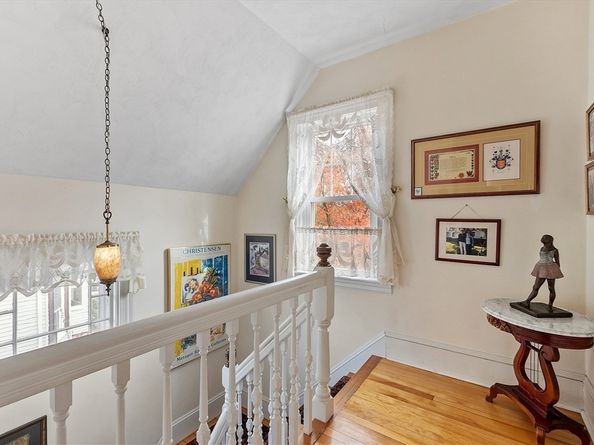 27 Haynes Ct, Leominster MA 01453