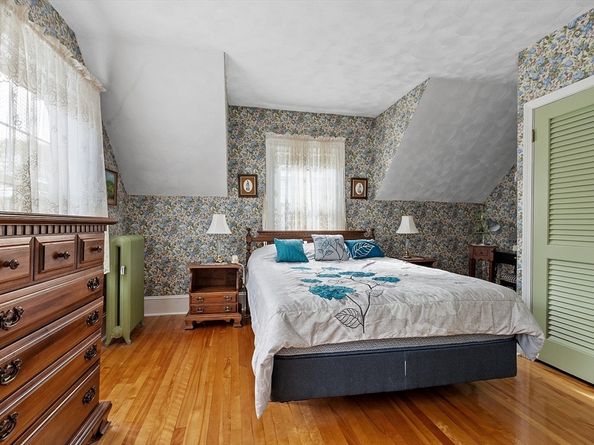 27 Haynes Ct, Leominster MA 01453