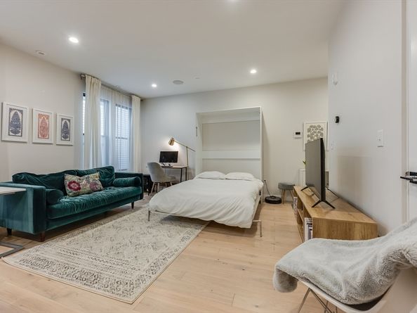 340 W 2nd St 5, Boston MA 02127
