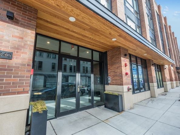 340 W 2nd St 5, Boston MA 02127