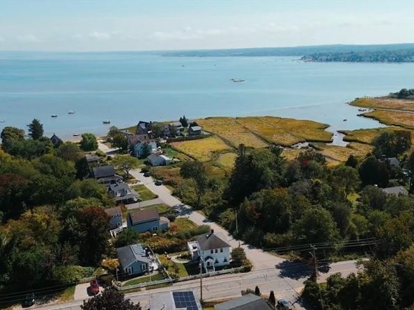 10 Summerhouse Ln, Duxbury MA 02332