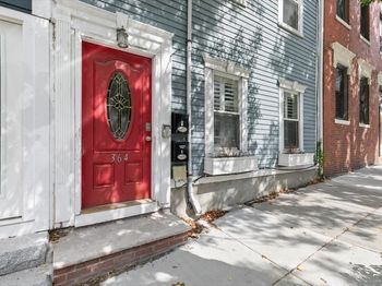 364 Sumner St