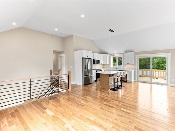 61 Kent St, Brockton MA 02302