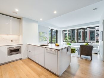135 Seaport Blvd