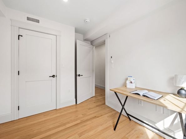 9 Swan St 2, Beverly MA 01915