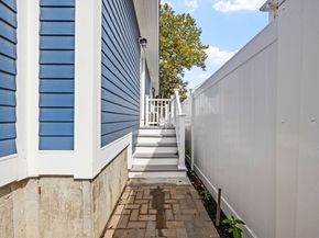 9 Swan St 2, Beverly MA 01915
