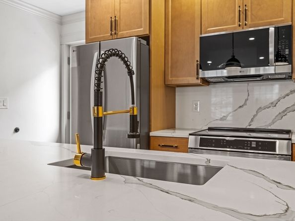 9 Swan St 2, Beverly MA 01915