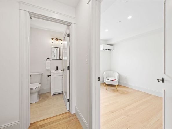 9 Swan St 2, Beverly MA 01915