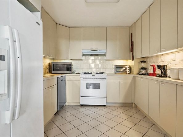 280 Boylston Street 904, Newton MA 02467