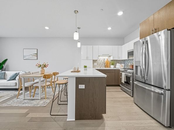 18 Cliveden St 201W, Quincy MA 02169