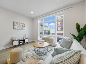 18 Cliveden St 201W, Quincy MA 02169